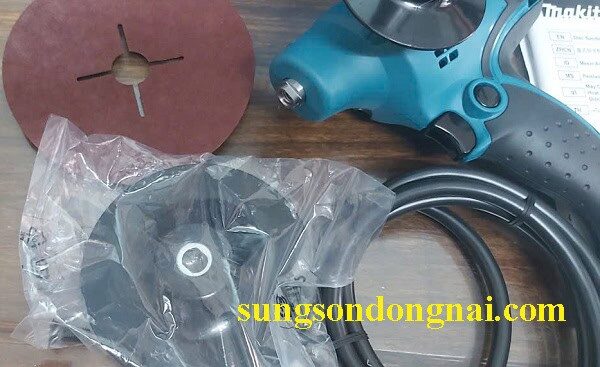 Máy đánh bóng Makita GV6010 Nhật Bản