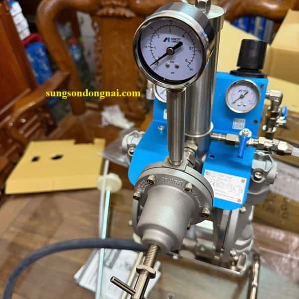 Máy bơm màng Anest Iwata DPS-1201C