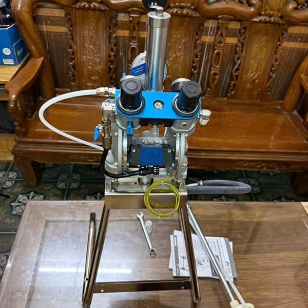 Chi tiết máy bơm màng Anest Iwata DPS-1201C