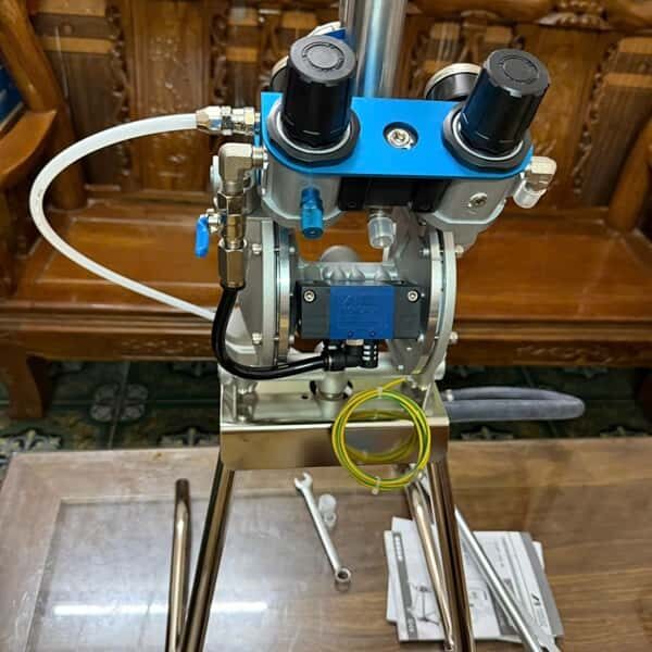 Dụng cụ bơm màng khí nén DPS-1201C Anest Iwata chính hãng