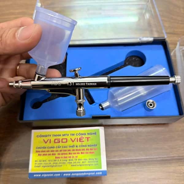 Bút vẽ mỹ thuật