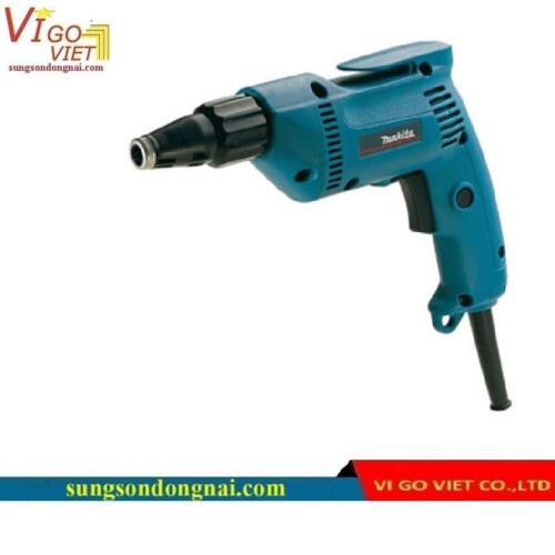 Máy vặn vít Makita 6821 570W